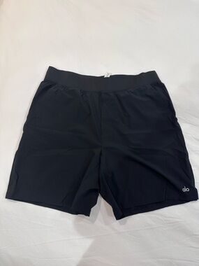 ALO Yoga Men's Black Athletic Shorts